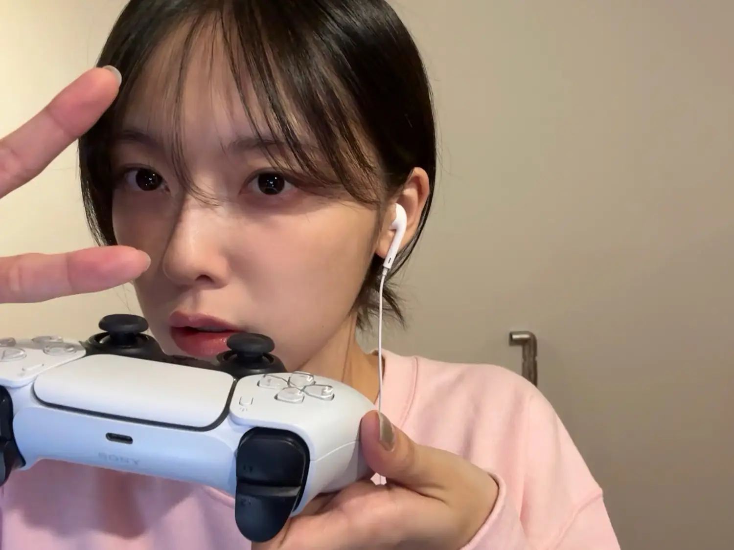 Re: [問卦] 沉默之丘f 主角本人實況遊戲?!