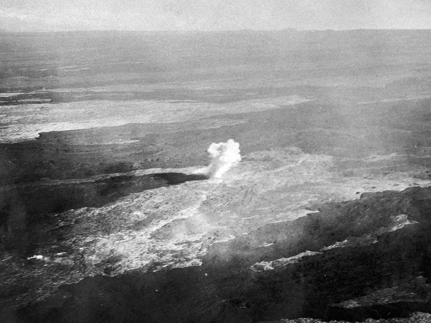 圖 轟炸機投彈目標:火山口